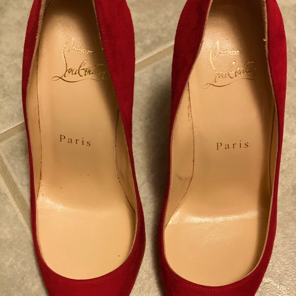 Preloved Christian Louboutin Pigalle Follies sz 35